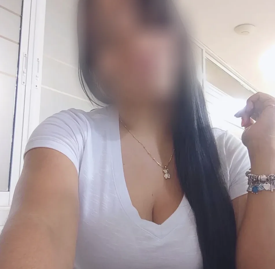 Ayesha, 35