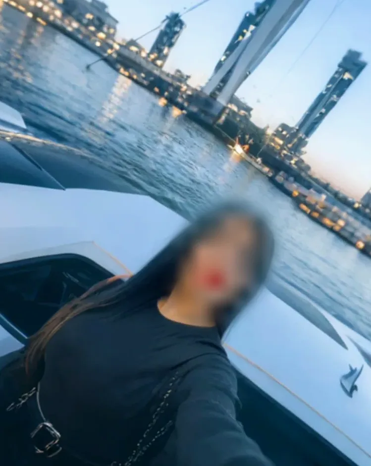 Courtney, 35