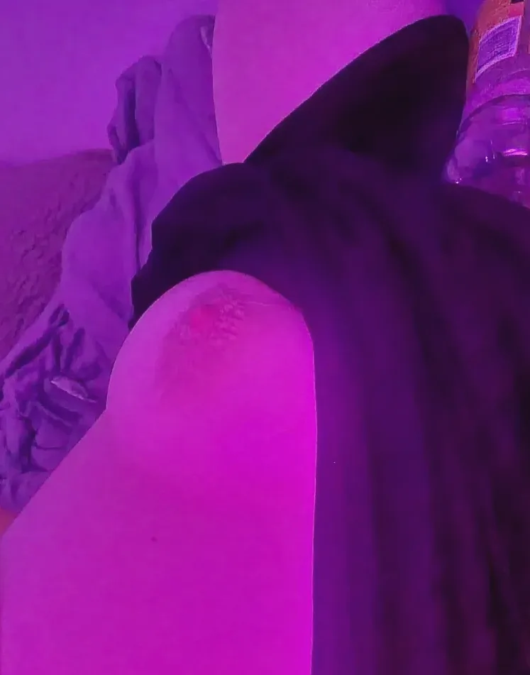 Ellie, 34