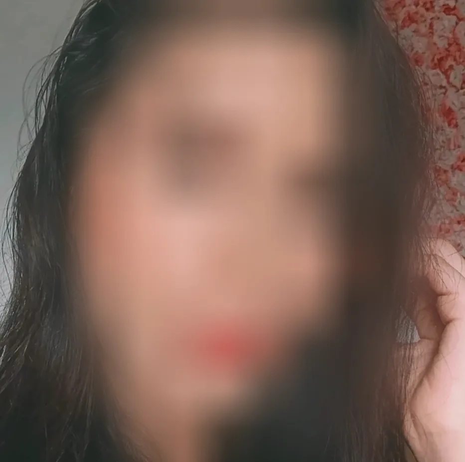 Hayley, 29